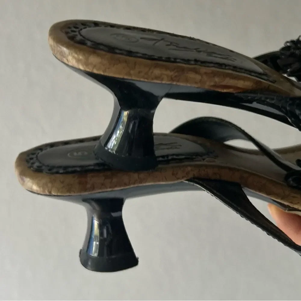Thalia sodi black sandals